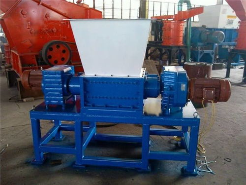 江西南昌双轴撕碎机在废旧生活用品与木材加工中的应用及厂家报价解析